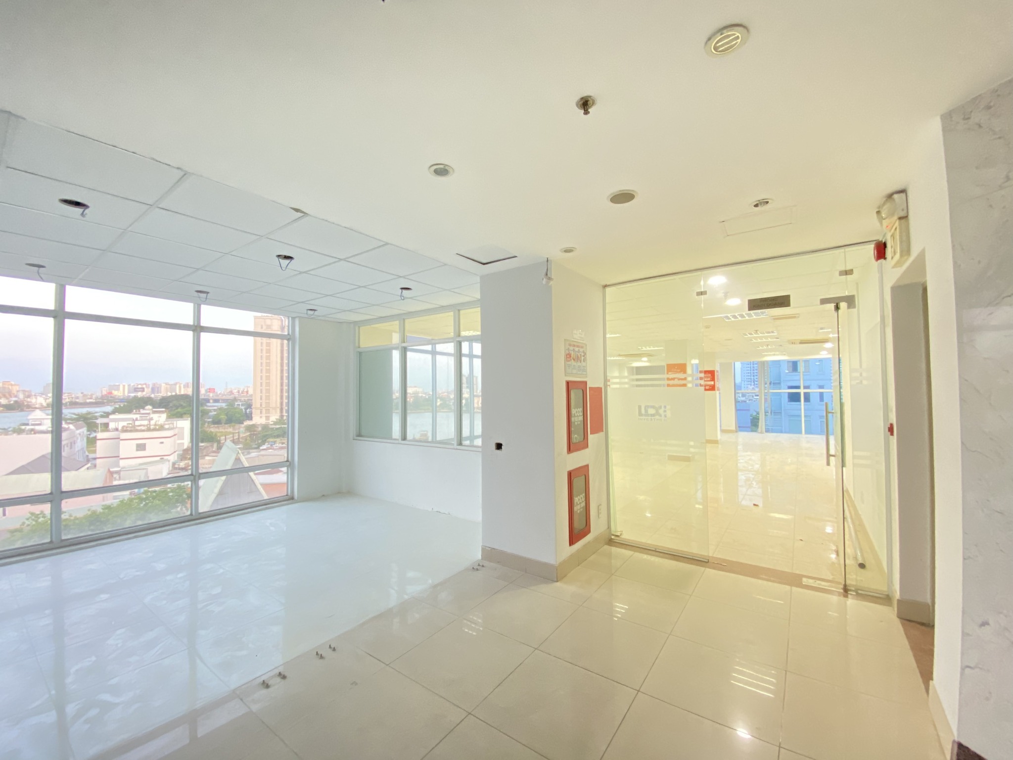 M.O.R.E Ung Van Khiem Office For Lease in Binh Thanh District (3)