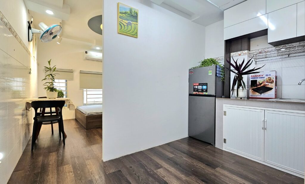 Studio for rent in District 3 Nguyen Thien Thuat Street (3)