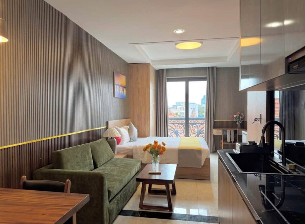 35 sqm Full-Service Studio on 66th Street, Thao Dien, HCMC – Photo 1