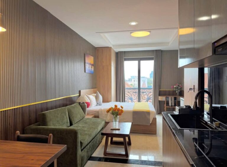 35 sqm Full-Service Studio on 66th Street, Thao Dien, HCMC – Photo 1