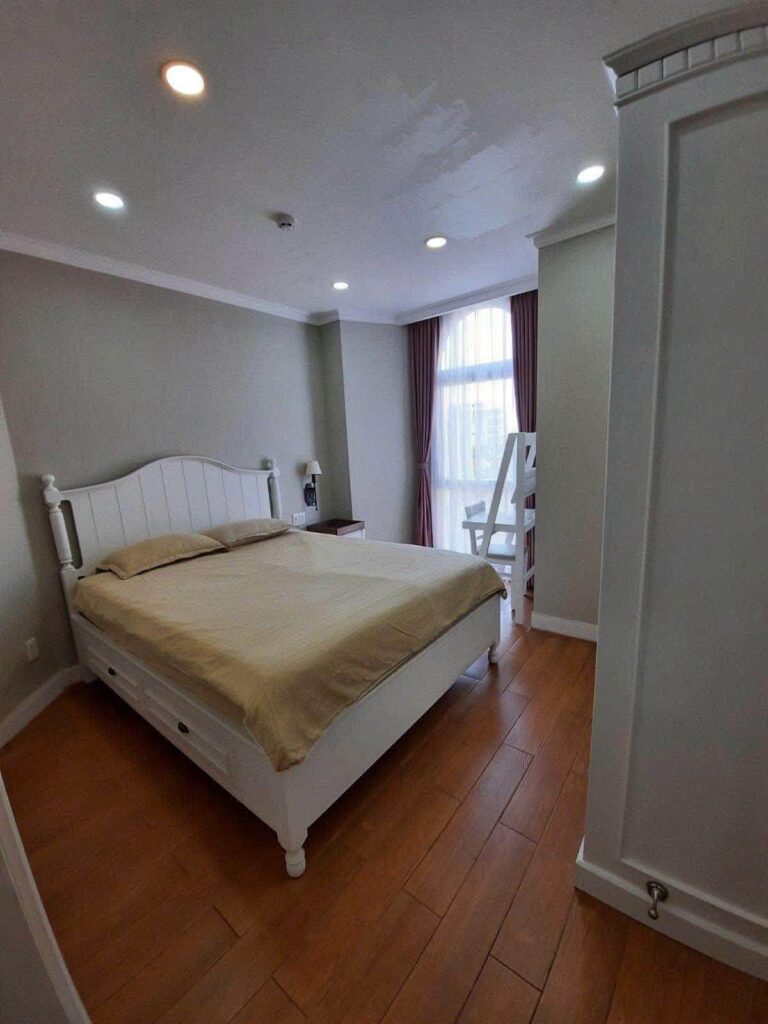 ホーチミン市2区タオディエンのバルコニー付きヨーロピアンスタイル1BR 50m²アパート – 写真 5