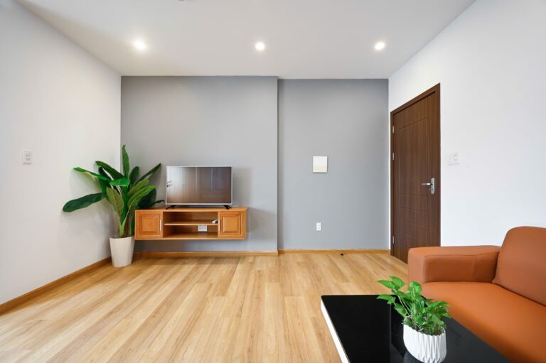 1-Bedroom Apartment with Private Balcony, 50m² in Phu Nhuan, HCMC – Photo 2