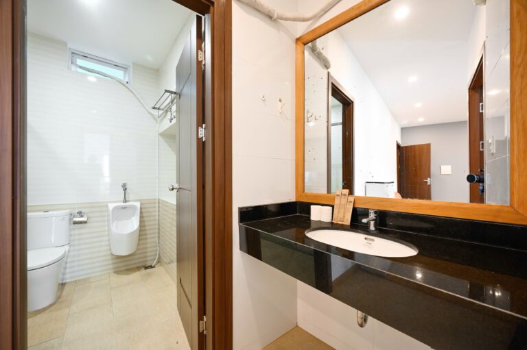 1-Bedroom Apartment with Private Balcony, 50m² in Phu Nhuan, HCMC – Photo 9