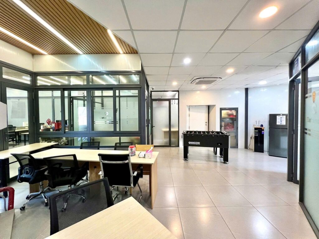 Office Floors for Rent at TTD Building Hồng Lạc, HCMC – Photo 1