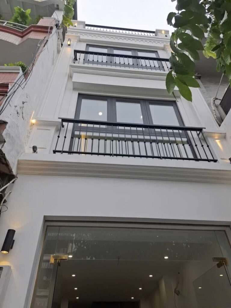 Whole Building for Rent on Dinh Tien Hoang, District 1, HCMC – Photo 12
