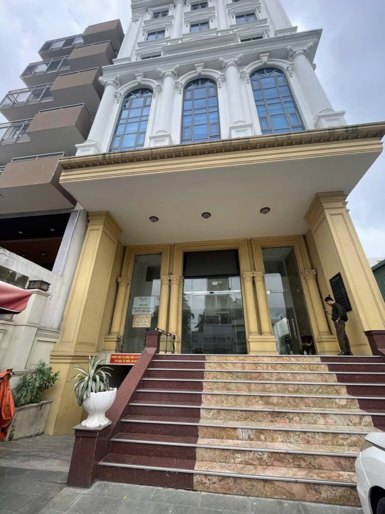 胡志明市Thảo Điền区27C Quốc Hương路50m²临街商铺 – 照片 1