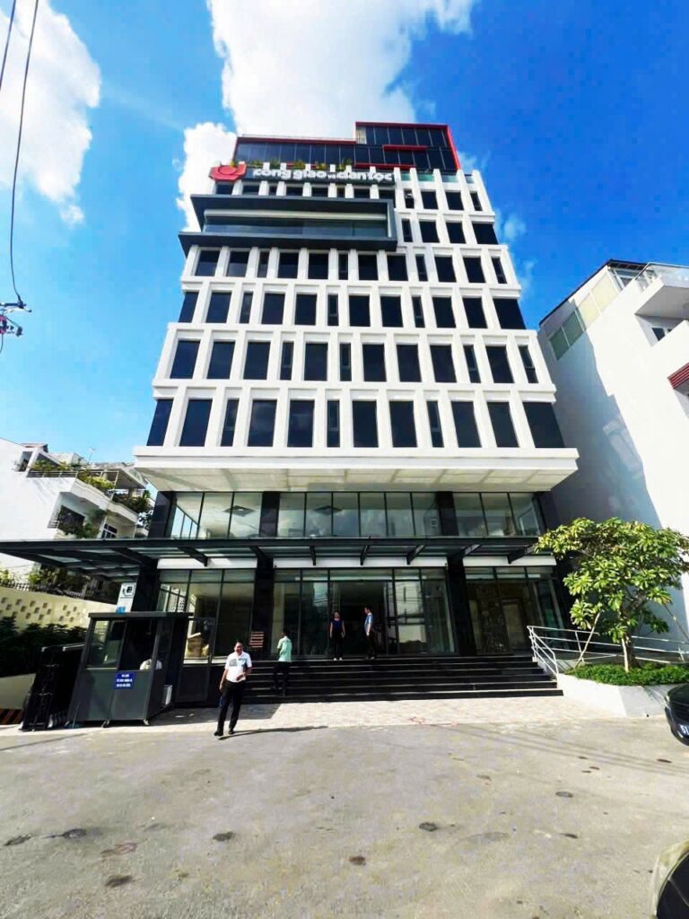 New Office for Rent on Cach Mang Thang 8, District 3, HCMC – Photo 1