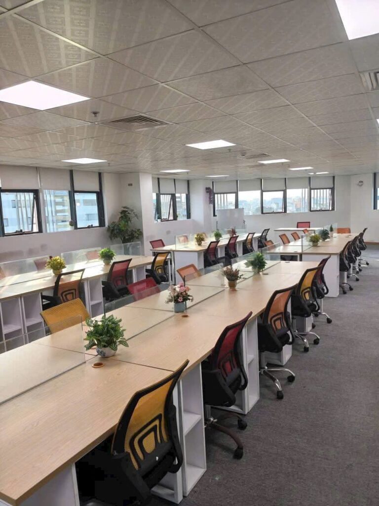 283 m2 Fully Furnished Office Floor in Binh Thanh, HCMC – Photo 2
