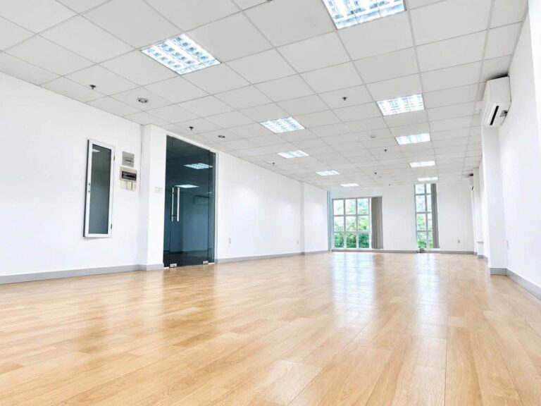 120 m2 Office for Rent in District 1, HCMC – Photo 1