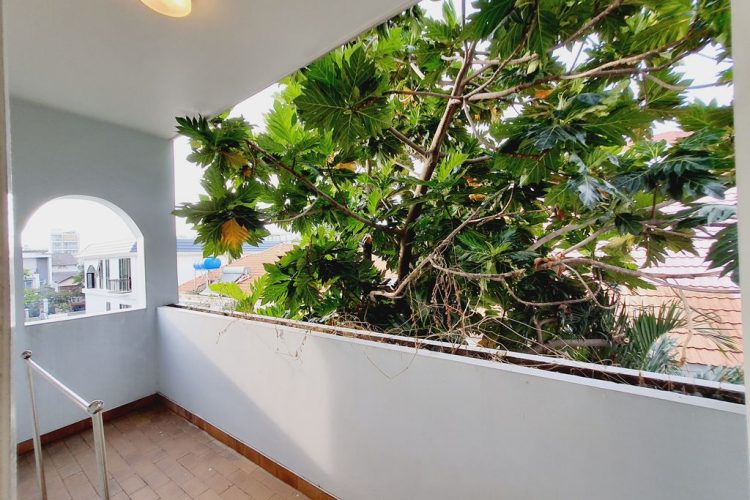 1 Bedroom apartment 45 m2 Big Balcony in District 2 Street 59 Thao Dien 13