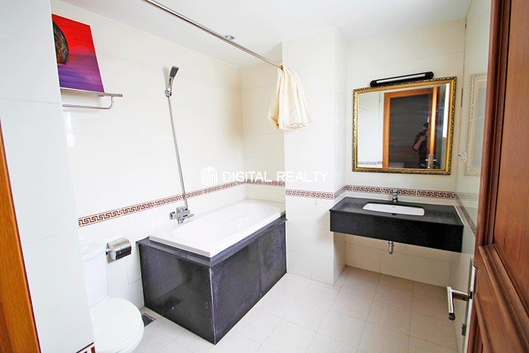 2 Bedrooms apartment 110 m2 Spacious in District 2 Nguyen Van Huong Thao Dien 12