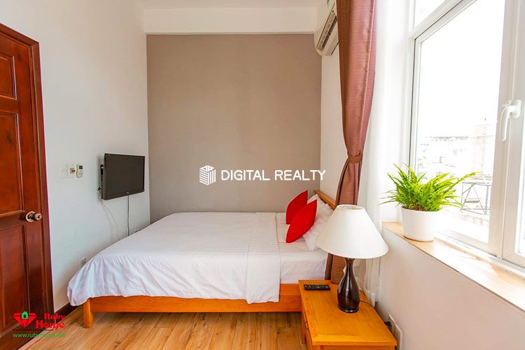 Balcony One Bedroom Apartment for rent in District 3 3