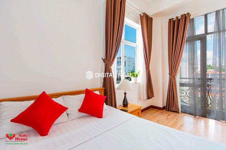 Balcony One Bedroom Apartment for rent in District 3 4