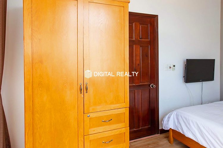 Balcony One Bedroom Apartment for rent in District 3 6