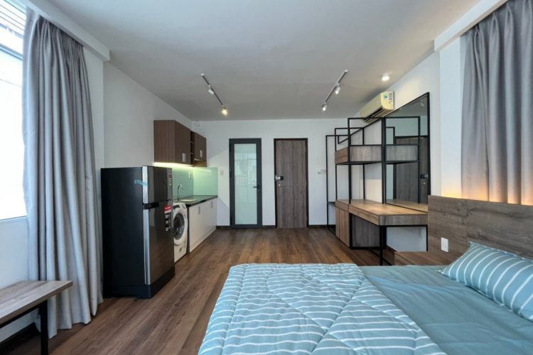 Balcony Studio for rent in District 1 Co Giang street 1