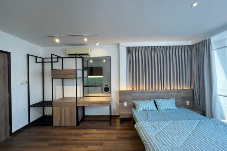 Balcony Studio for rent in District 1 Co Giang street 2