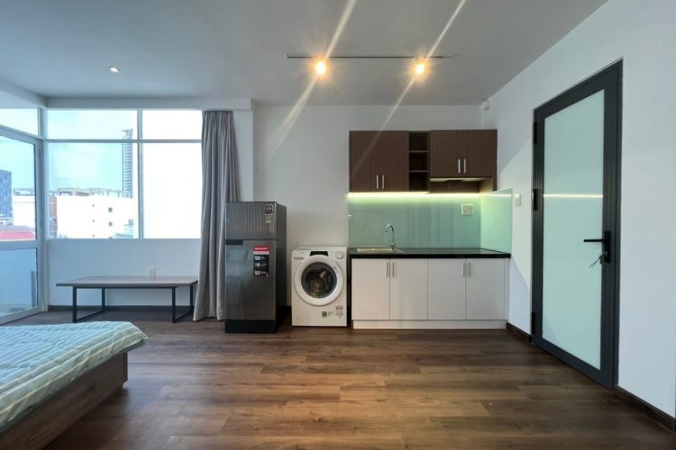 Balcony Studio for rent in District 1 Co Giang street 4