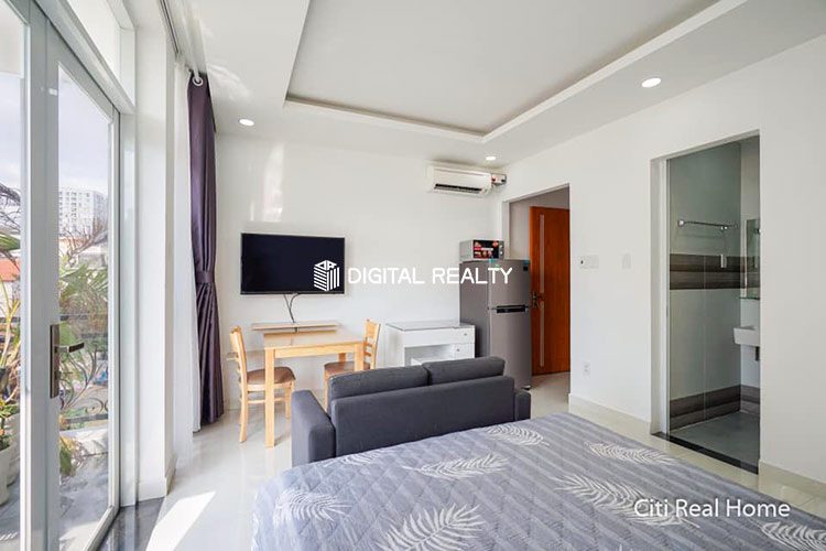 Cheap Balcony Studio for rent in Thao Dien