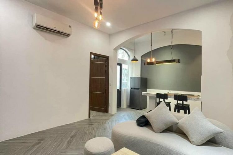 Ideal One Bedroom for rent on Nguyen Thi Minh Khai Street District 1 2