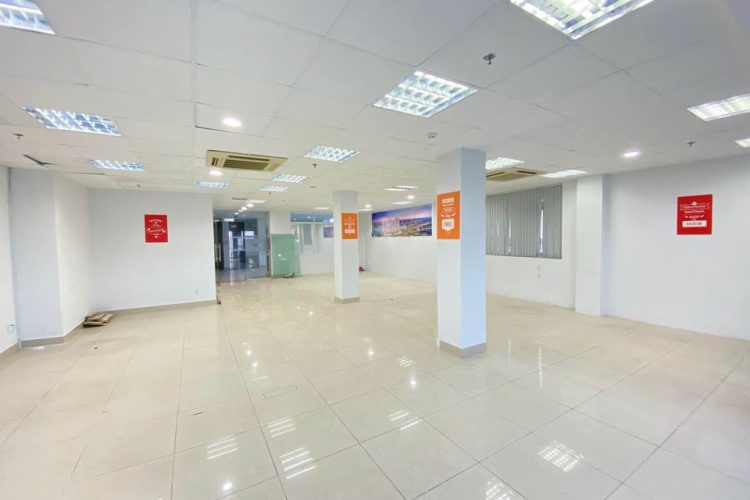 M.O.R.E Ung Van Khiem Office For Lease in Binh Thanh District (8)