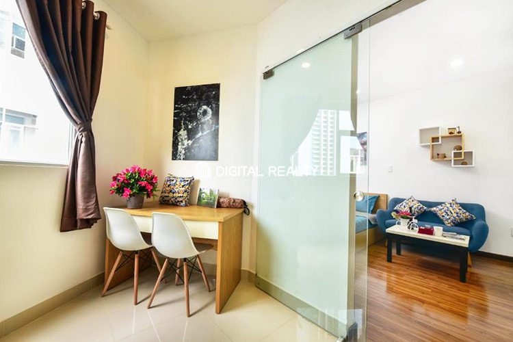 One Apartment for rent near Hoang Sa Canal 15
