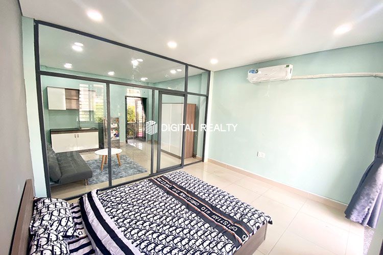 One Bedroom For rent in District 1 Thach Thi Thanh street 10