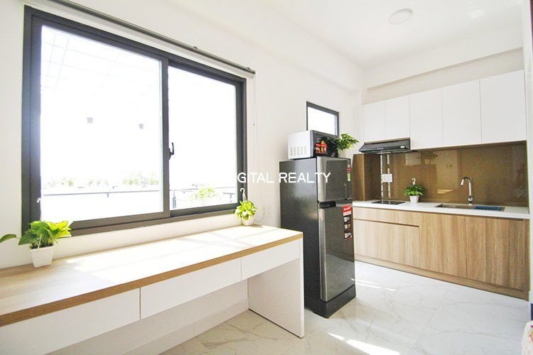 Private balcony overlooking Vinhome Studio for rent in Binh Thanh Near District 1 24h Security 8