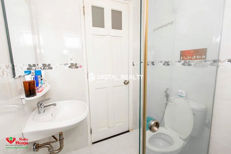 Ruby Home Studio for rent in District 3 5