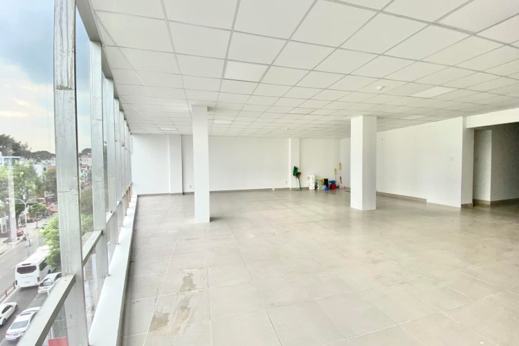 STA 32 building Office for lease in District 10 (5)
