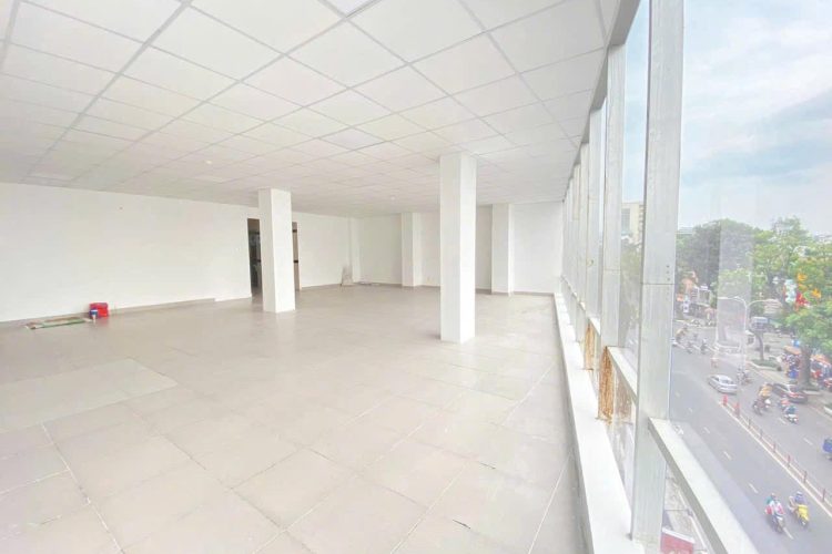 STA 32 building Office for lease in District 10 (8)