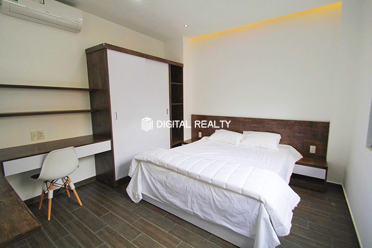Serviced One Bedroom in Center City HCMC Fully Furnised and has Balcony 12