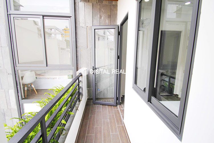 Serviced One Bedroom in Center City HCMC Fully Furnised and has Balcony 6 1