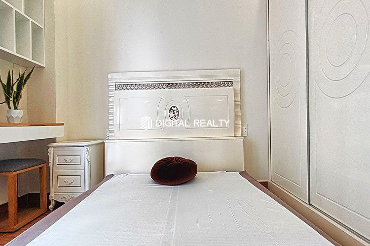 Spacious 120 m2 Three Bedrooms apartment in District 2 Street 66 Thao Dien 10
