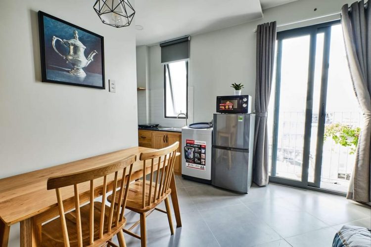 Studio has balcony for rent on Tran Khac Tran street Phu Nhuan 2