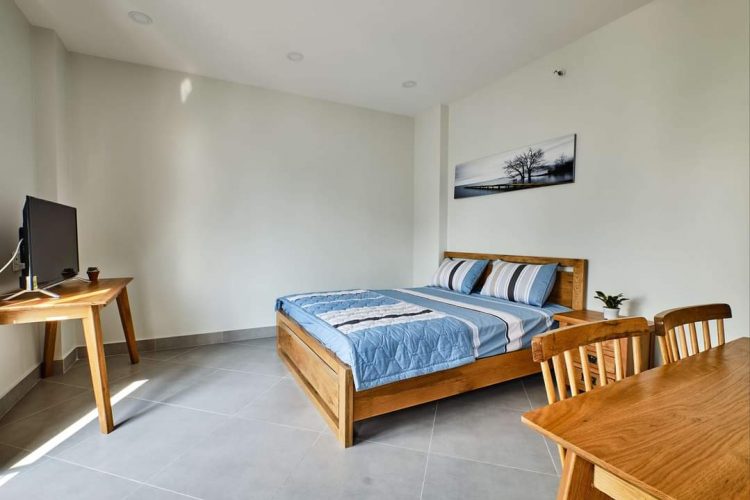 Studio has balcony for rent on Tran Khac Tran street Phu Nhuan 6