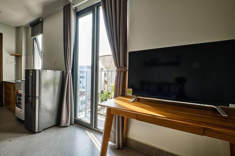 Studio has balcony for rent on Tran Khac Tran street Phu Nhuan 7