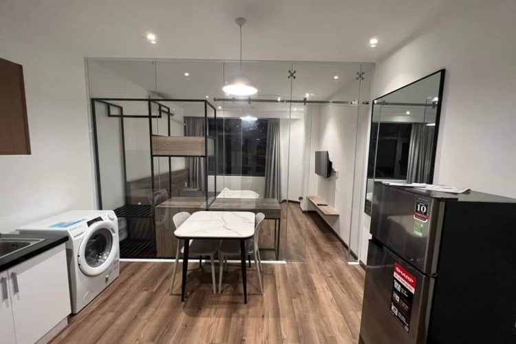 Studio has washing machine in District 1 Co Giang Street 2