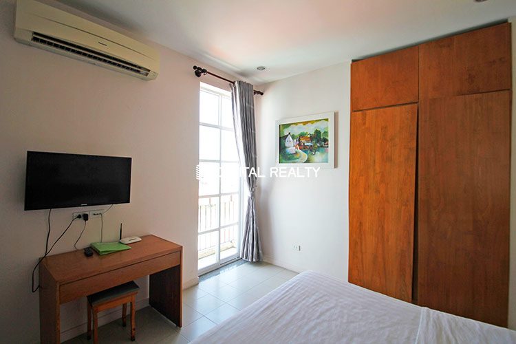 Studio with balcony for rent in Phu Nhuan 4