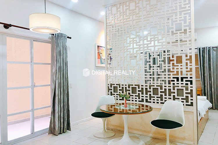 Studio with balcony for rent in Phu Nhuan 9