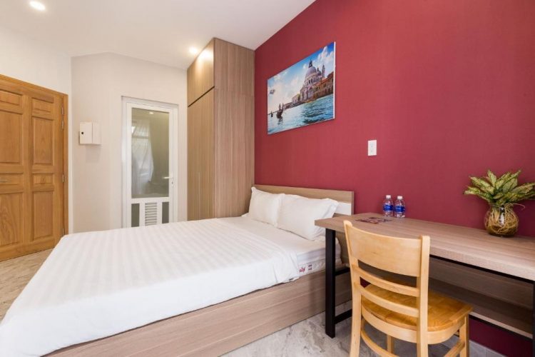 Studio with balcony for rent in Phu Nhuan Tran Khac Tran street 6