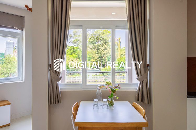 Studio with balcony riverview near District 1 City Center 4