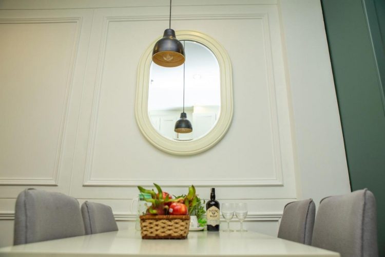 Stylist Studio For rent on Vo Van Tan street District 3 HCMC 2