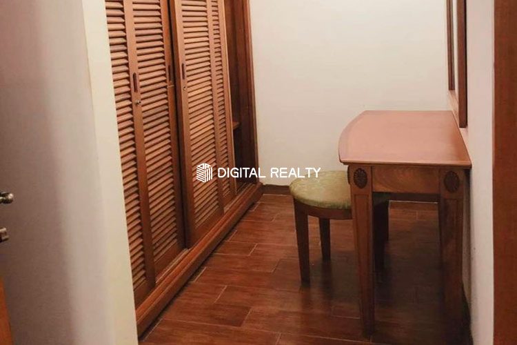 Two Bedrooms for rent on Quiet area Alley 216 Nguyen Van Huong street 11